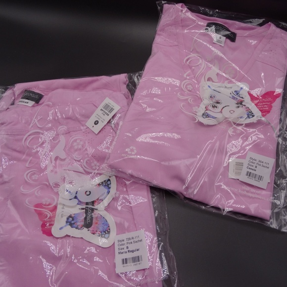 Koi Mariposa Medical Scrub Set Pink Sachet New - Picture 4 of 4